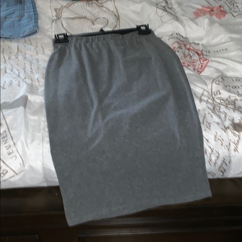 Gray pencil skirt